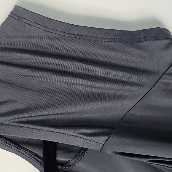 Express Elevated Drapey Deep Vneck Body Contour Cap Sleeved False Wrap Top Sz:L - Picture 4 of 8